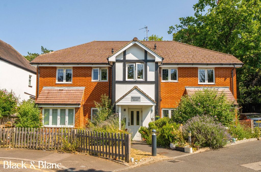 Property photo 1 of 14 External