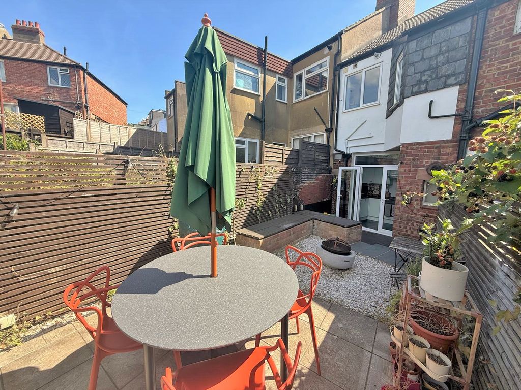Property photo 2 of 15 2