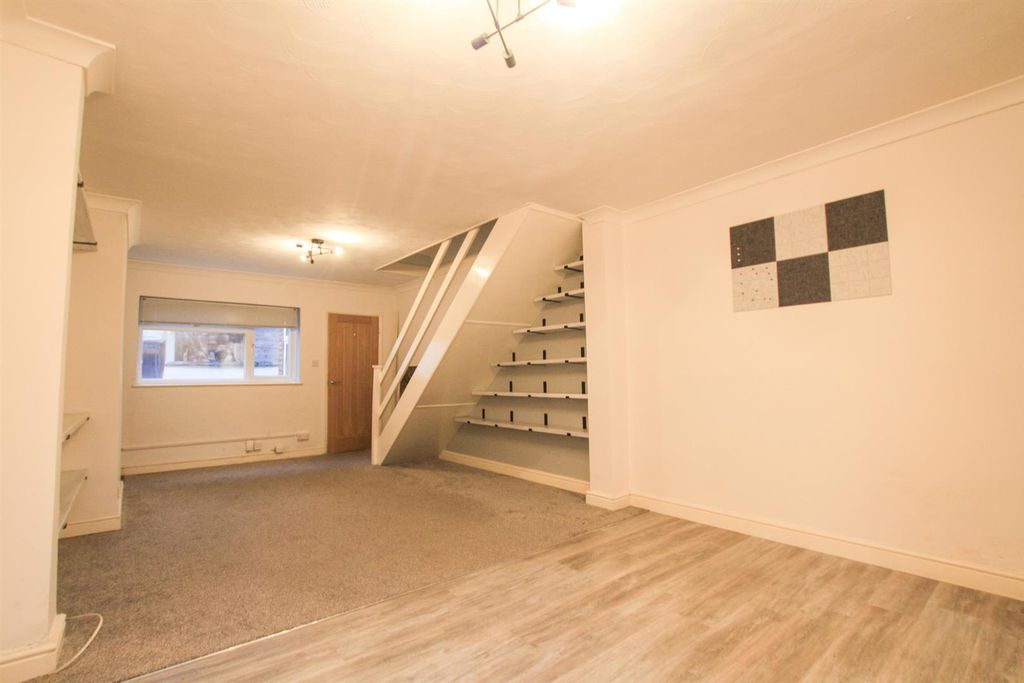 Property photo 2 of 10 Img_2157.Jpg