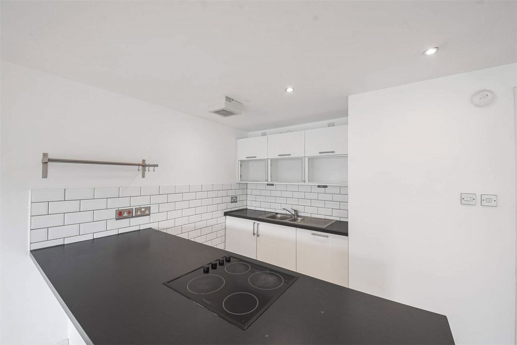 Property photo 3 of 24 Picture No. 08