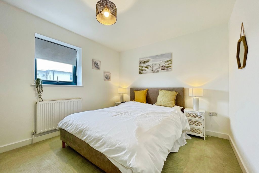 Property photo 2 of 17 Photo