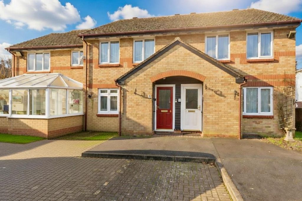 Property photo 1 of 9 Front