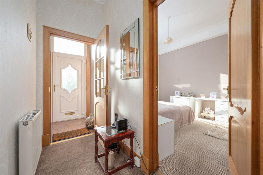 Property photo 2 of 26 50Carnockroad004.Jpg