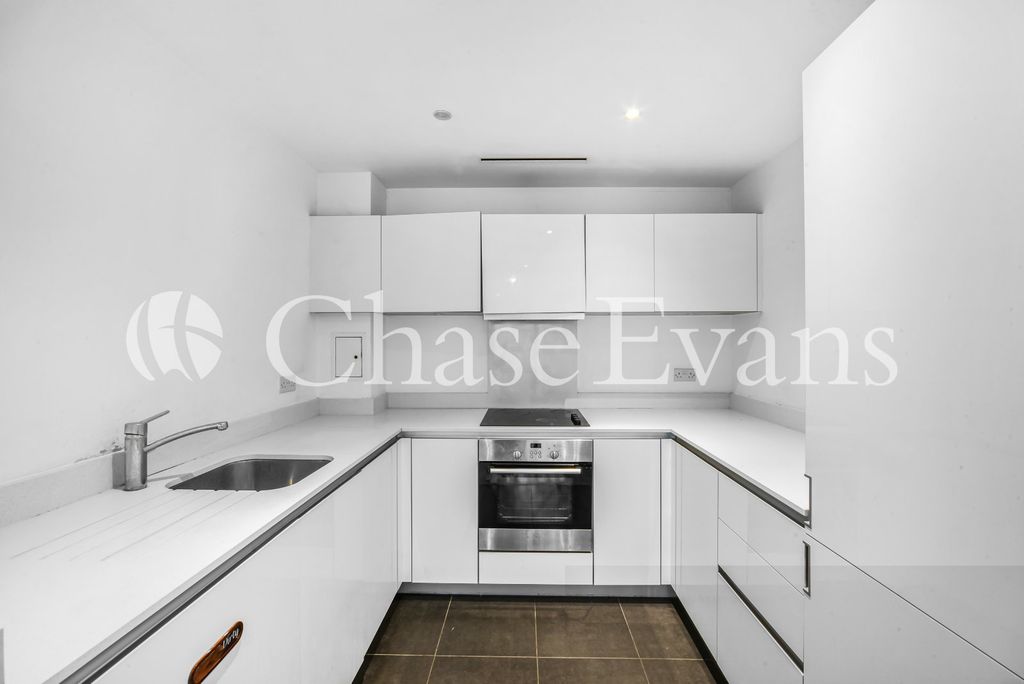 Property photo 3 of 11 Kitchen