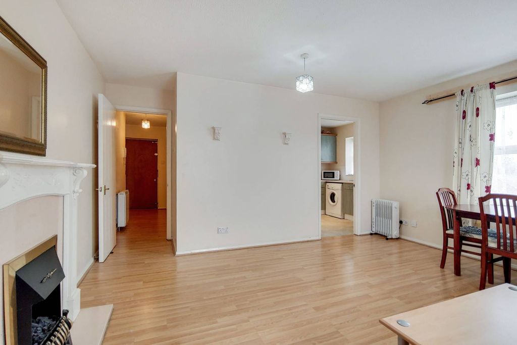 Property photo 3 of 11