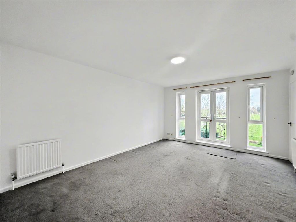 Property photo 3 of 13 25 Windsor Court (4).Jpeg