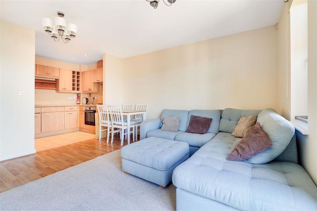 Property photo 3 of 17 Img (3).Jpg