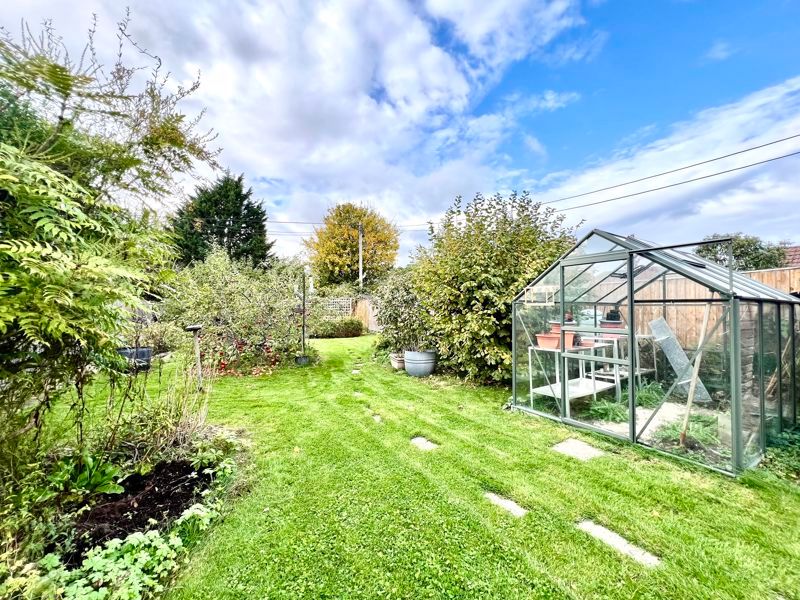 Property photo 3 of 25 Garden