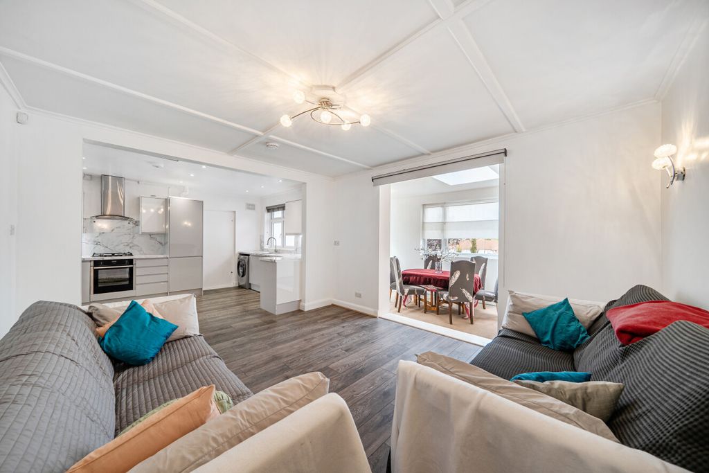 Property photo 3 of 22 1455794-13-69Fb6A...
