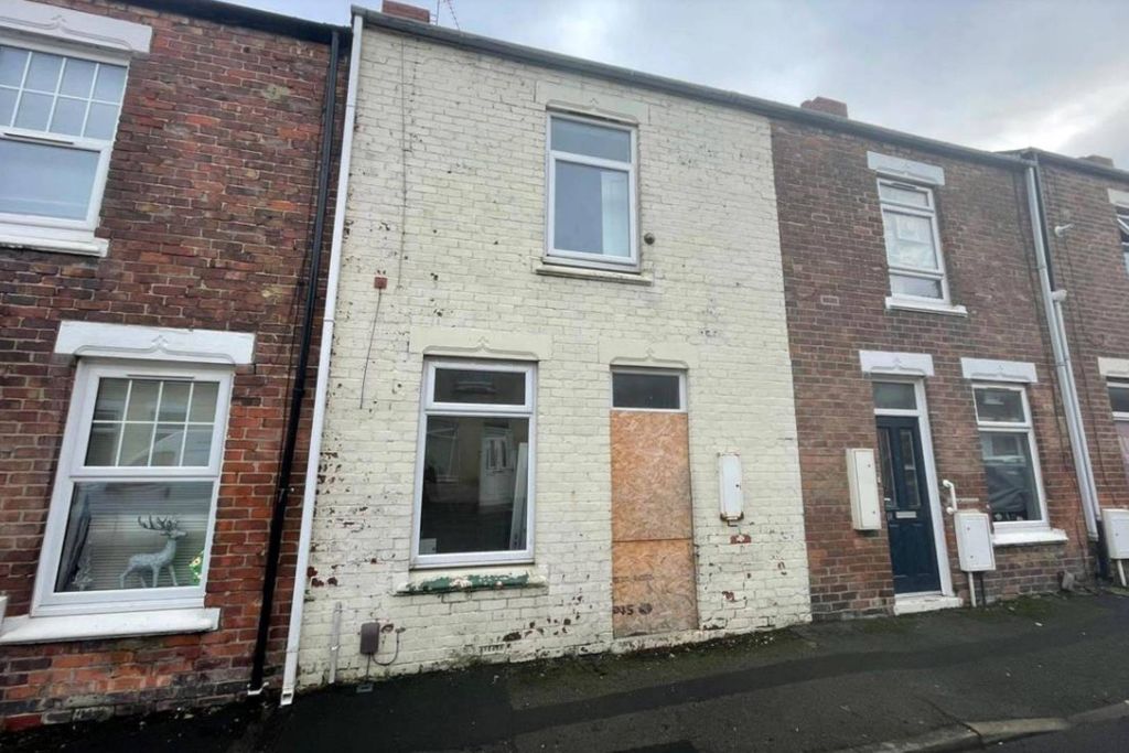Property photo 1 of 7