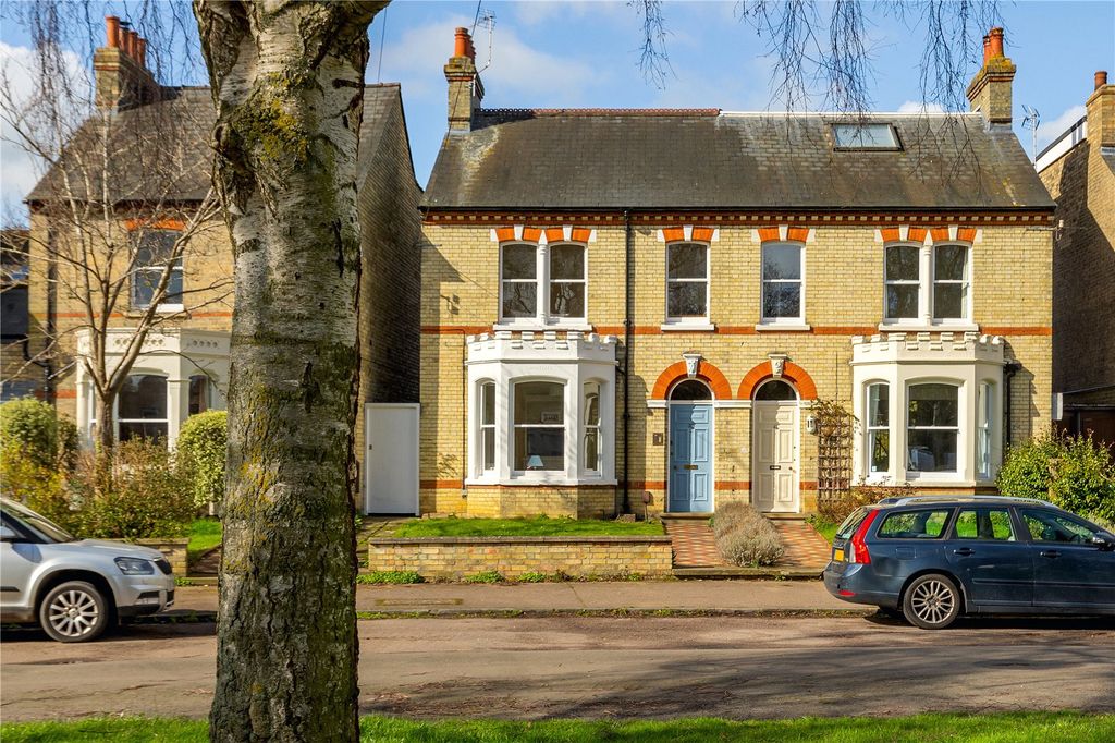 Property photo 1 of 11 Front