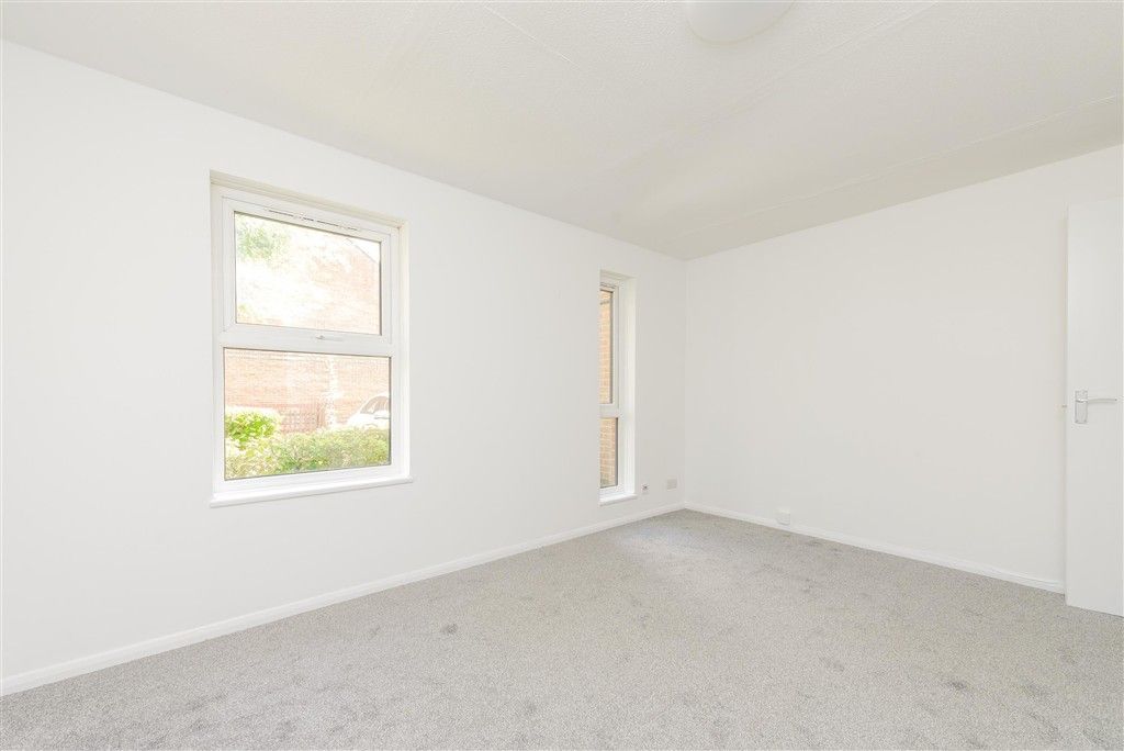 Property photo 3 of 5 Studio Room