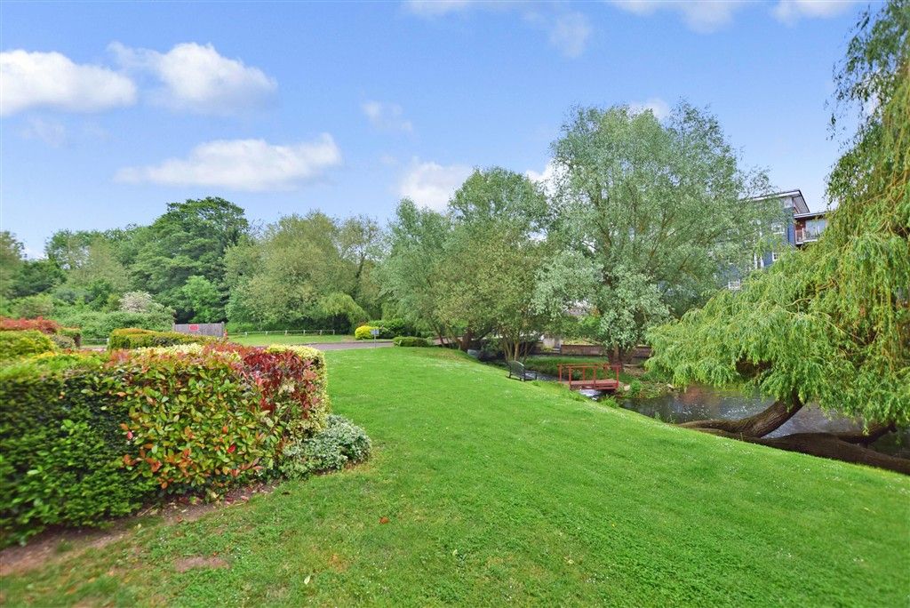 Property photo 3 of 3 Communal Gardens