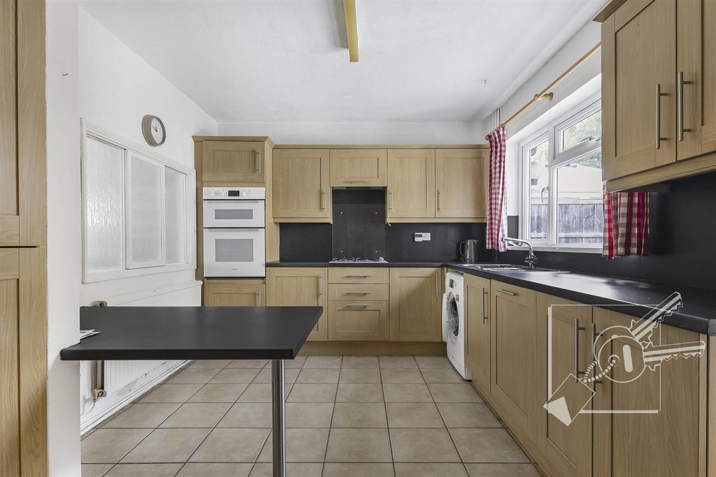 Property photo 2 of 28 Kitchen