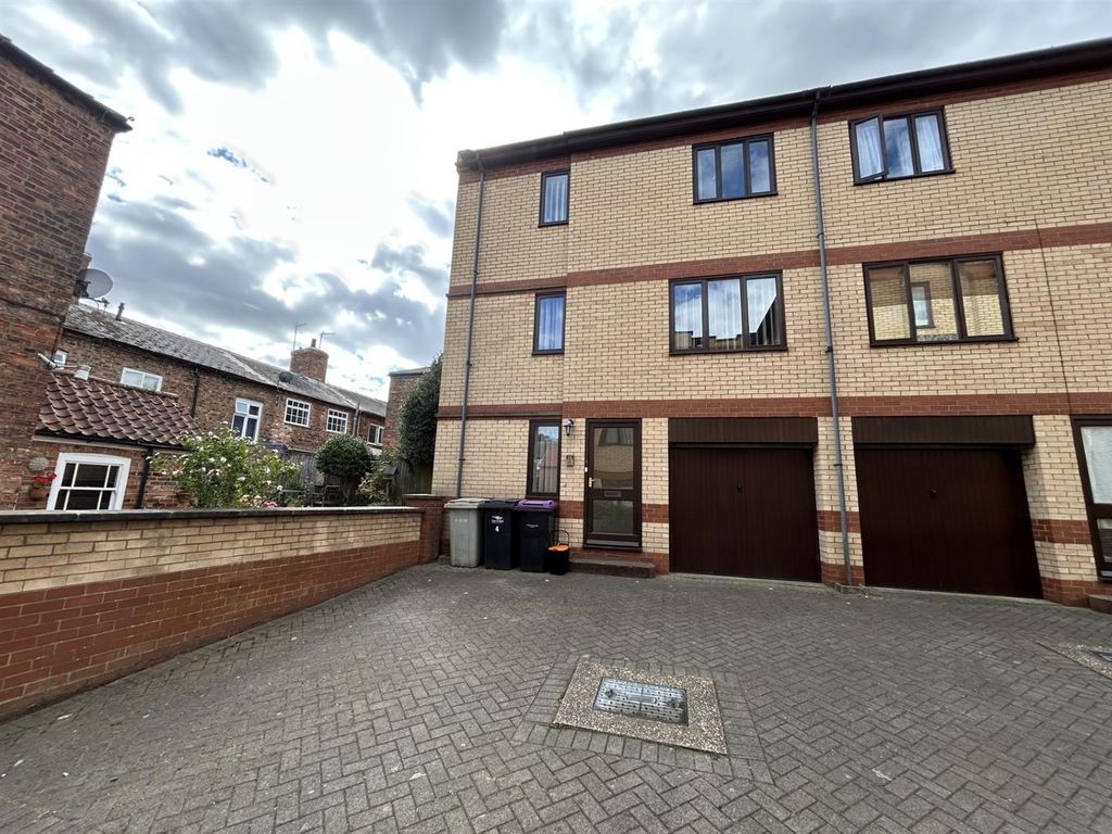 Property photo 1 of 20 6155De25-Bc2d-4Be9-B72F-103E4F9A3628.Jpg