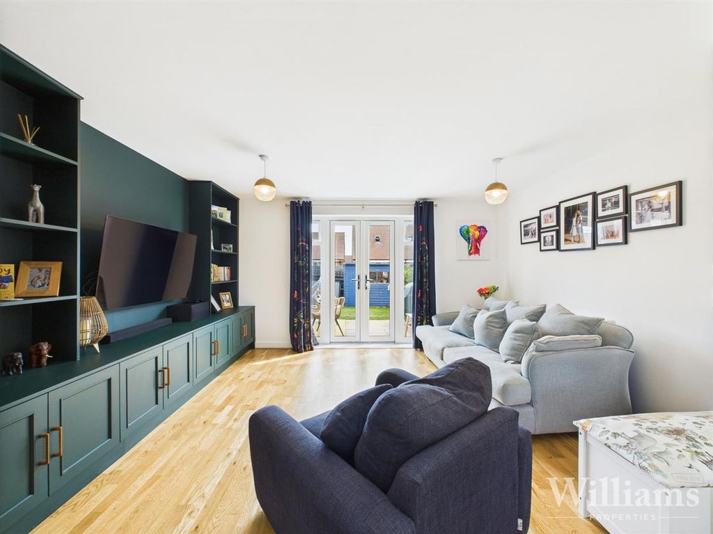 Property photo 2 of 17 Cam02861G0-Pr0464-Still003.Jpg