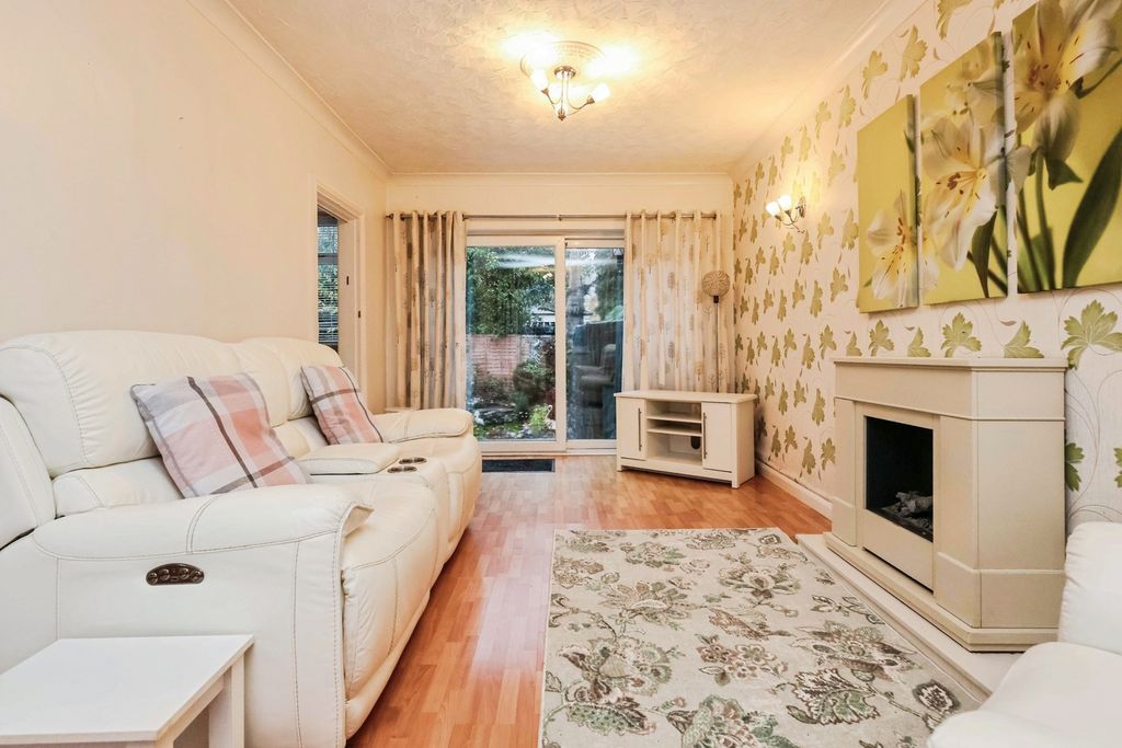 Property photo 2 of 17 Photo