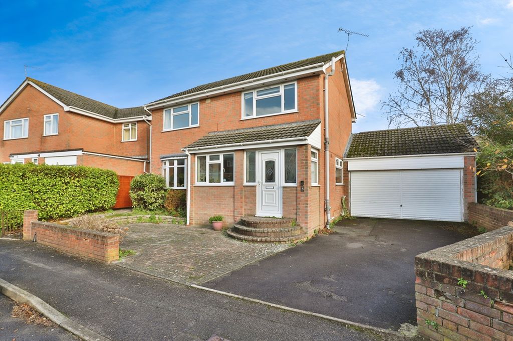 Property photo 1 of 18 Pbox-Img.Jpg