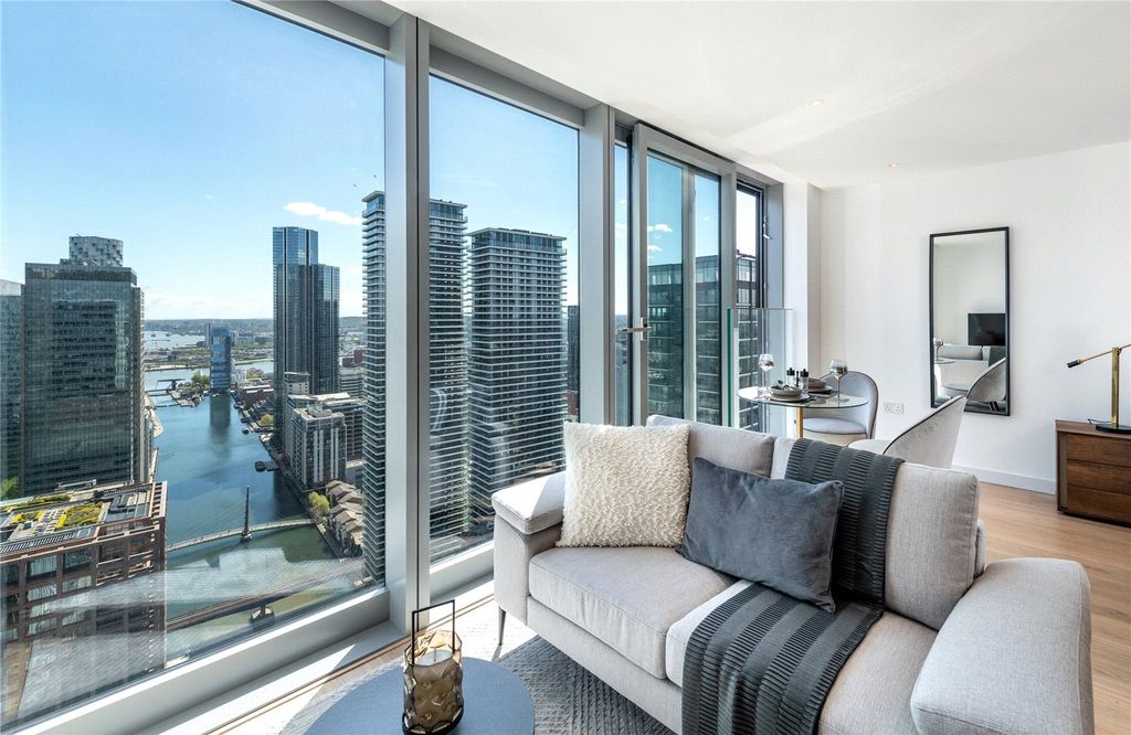 Property photo 1 of 13 Living Room