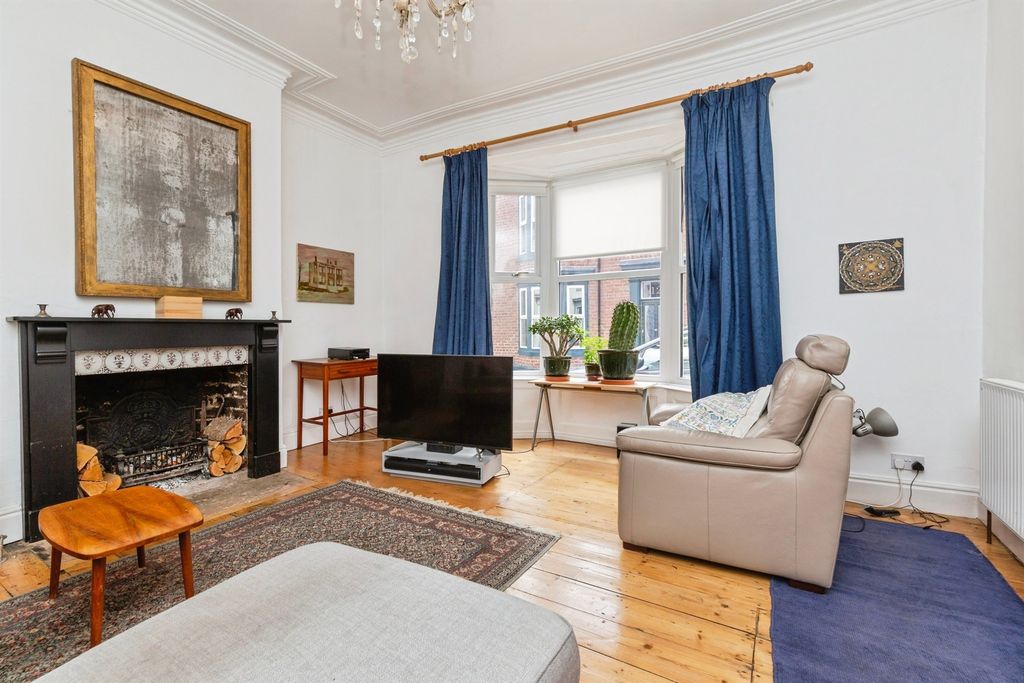Property photo 3 of 17