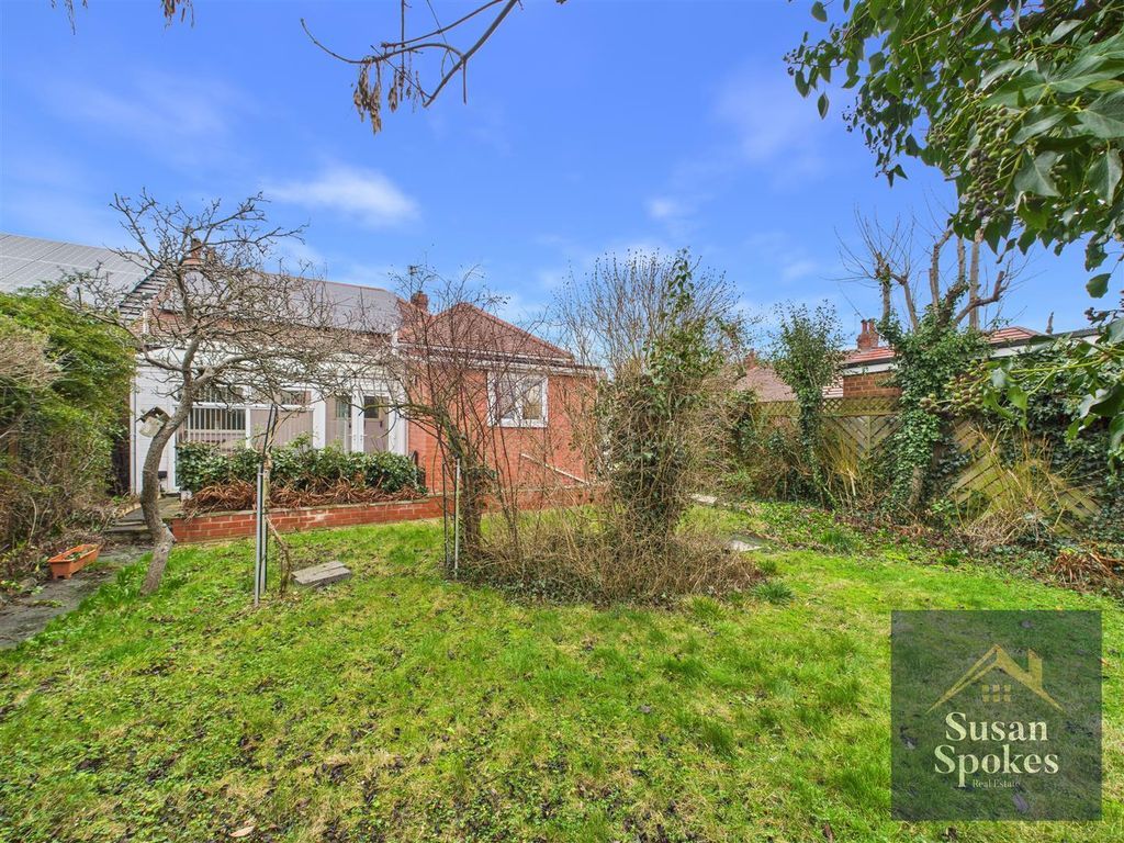 Property photo 2 of 25 Cam01858G0-Pr0223-Still030.Jpg