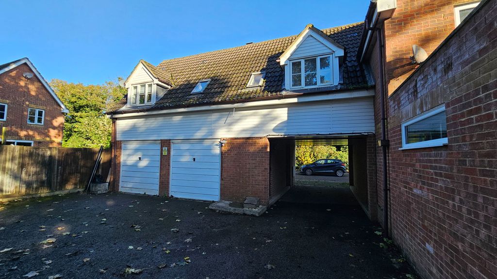 Property photo 2 of 20