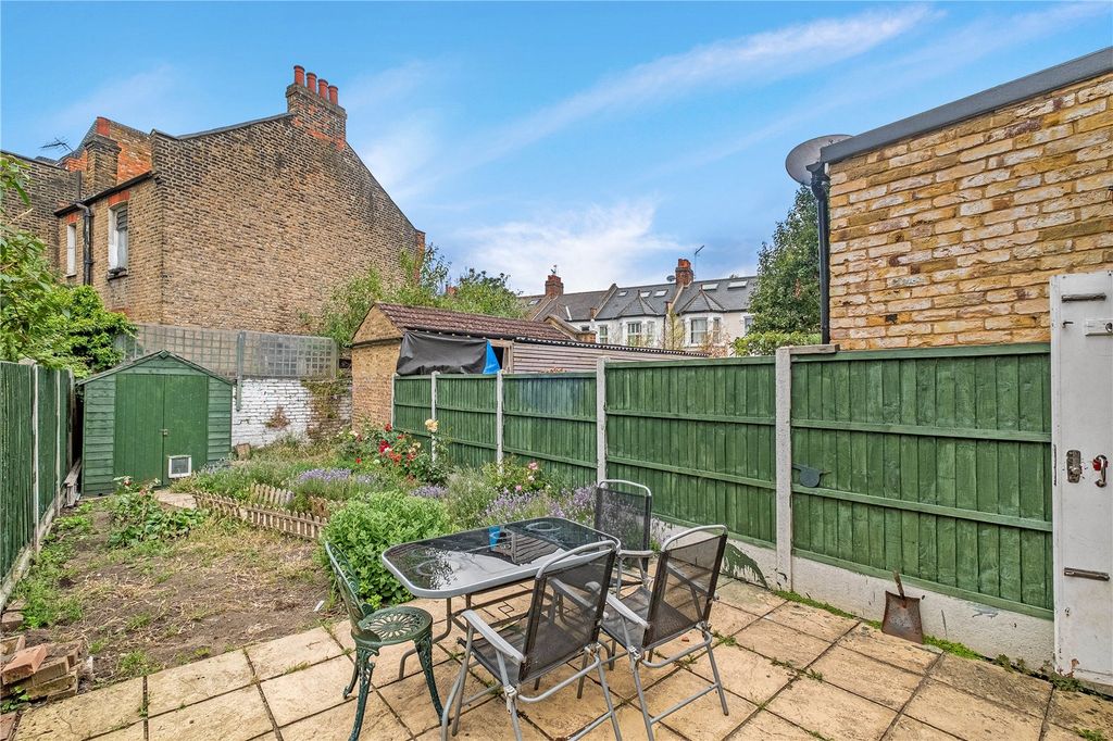 Property photo 2 of 12 Picture No. 11
