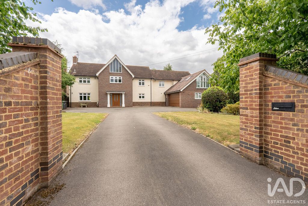 Property photo 1 of 32