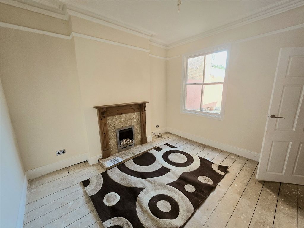 Property photo 3 of 17 Picture No. 12