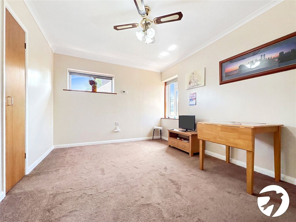 Property photo 2 of 11 Picture No. 08