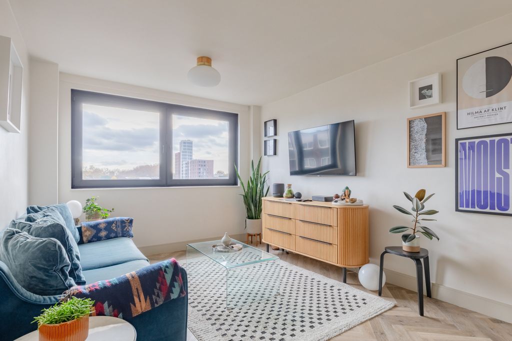 Property photo 3 of 38