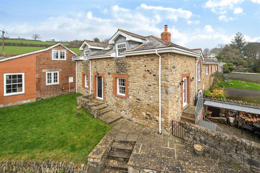 Property photo 1 of 21 Mews Front Side Bl.Jpg