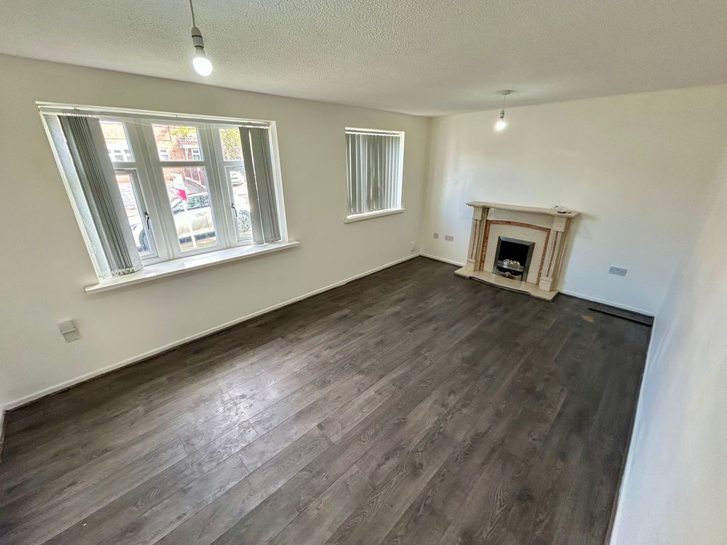 Property photo 3 of 18 Image