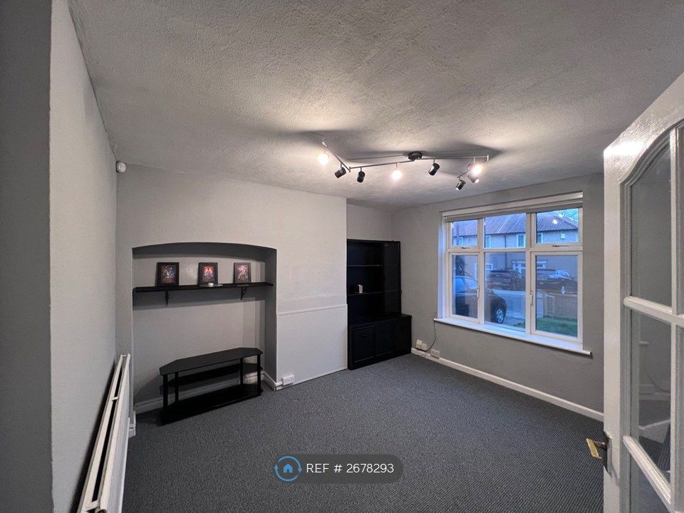 Property photo 2 of 35