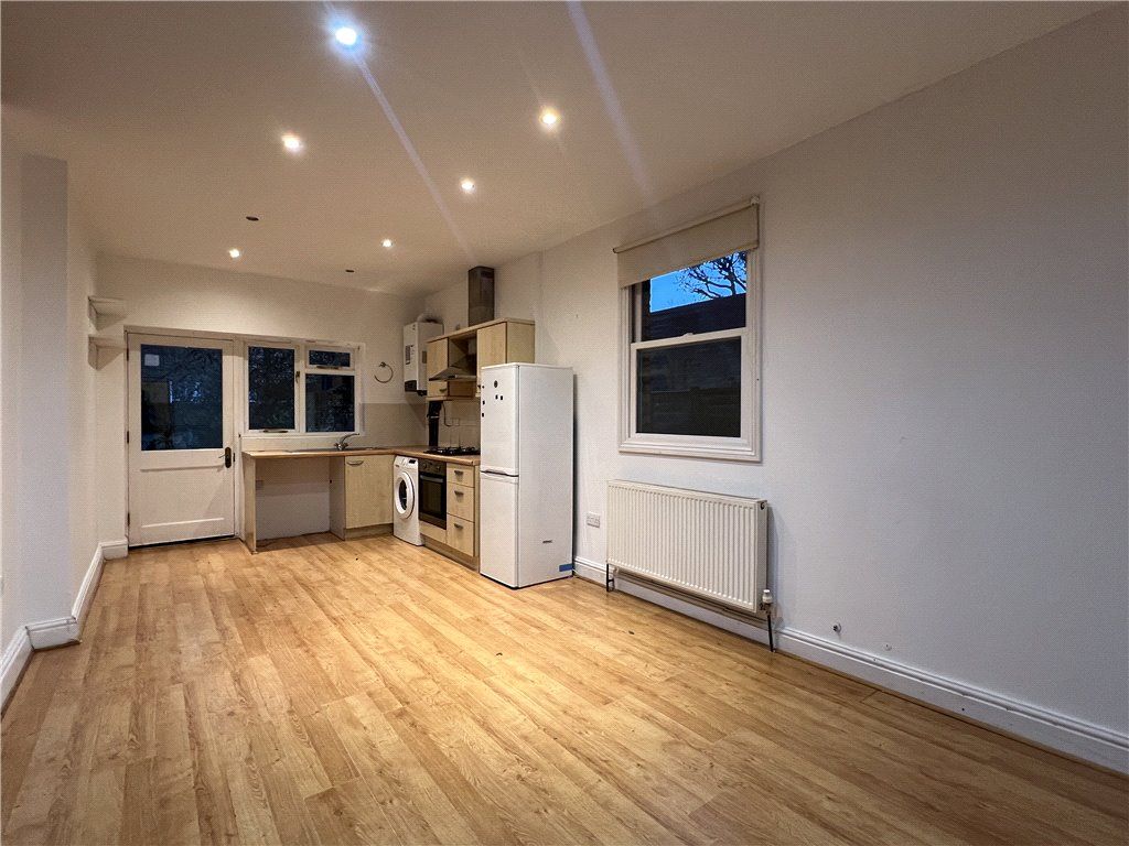 Property photo 3 of 16 Kitchen
