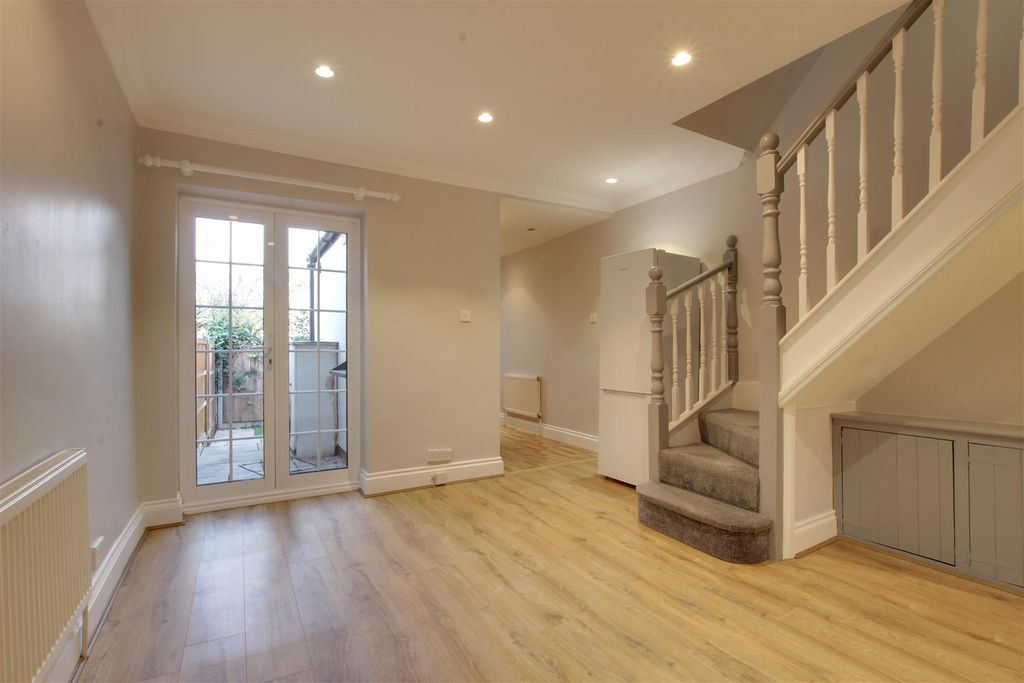 Property photo 2 of 12 Img_0591-Img_0593.Jpg