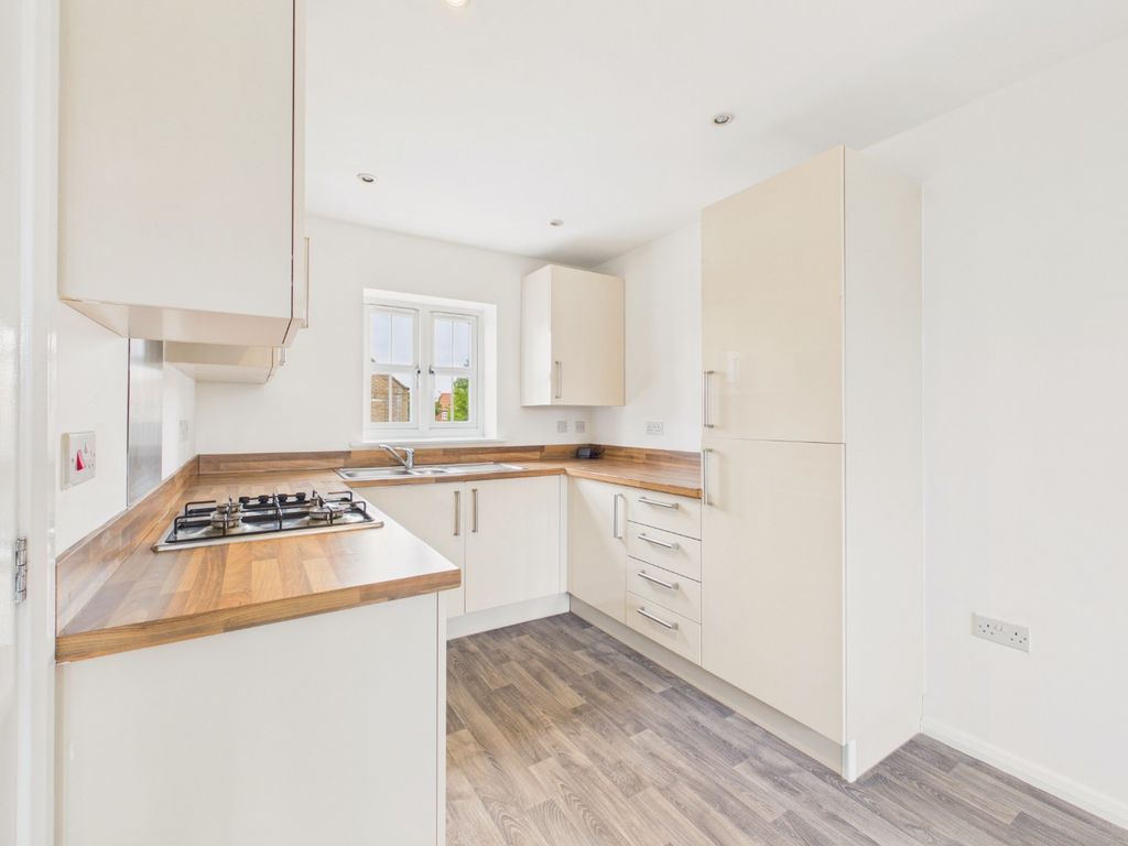 Property photo 2 of 10 5183245