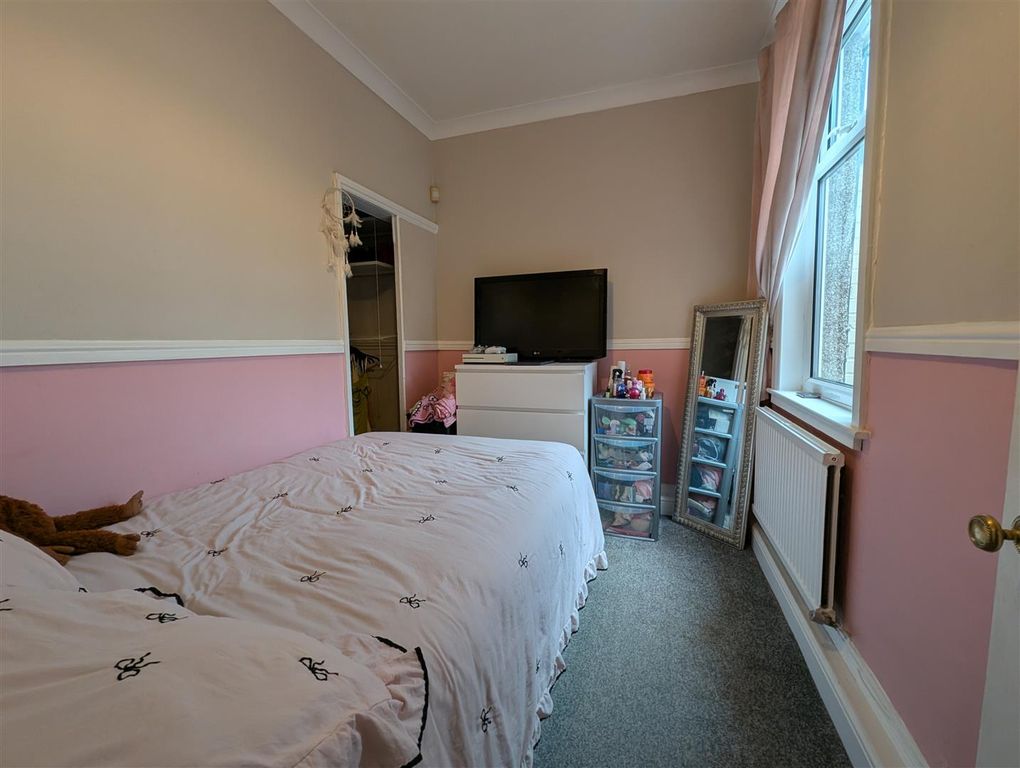 Property photo 3 of 10 Dining Room