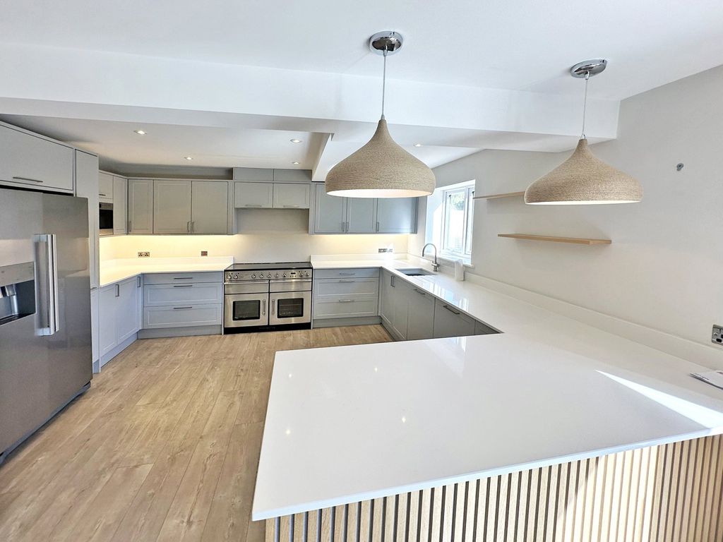 Property photo 2 of 17 Picture 2