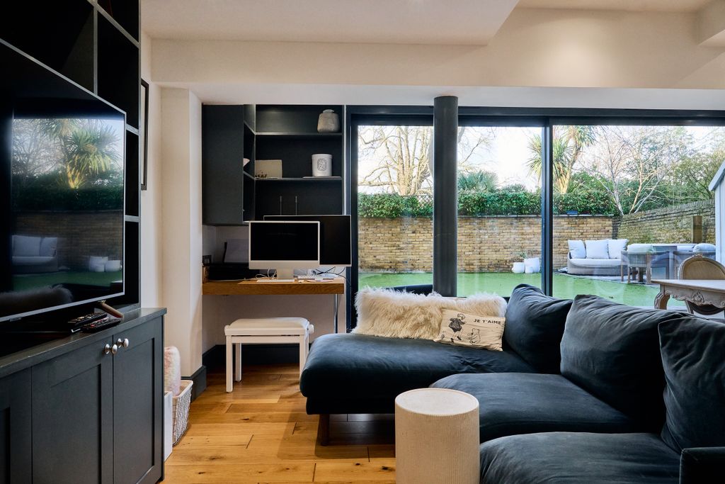 Property photo 2 of 10