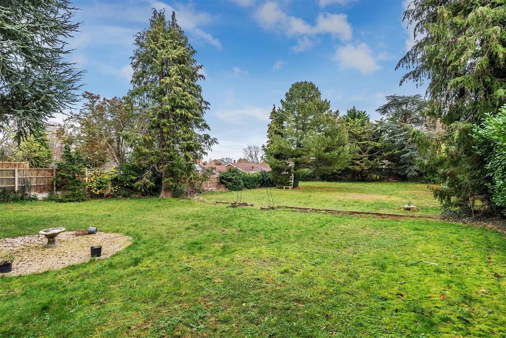 Property photo 3 of 34 53-The-Avenue-53.Jpg