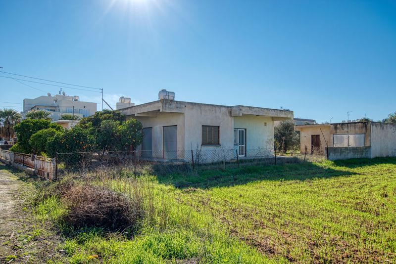 Property photo 1 of 17 Right Side Of The