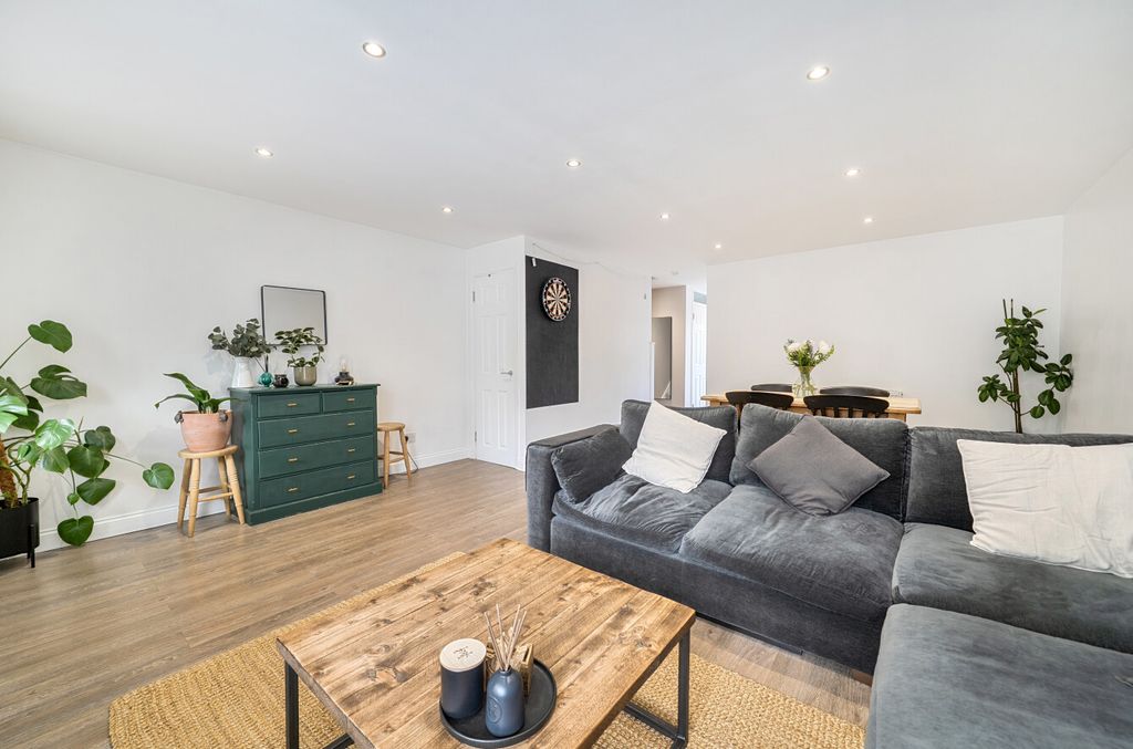 Property photo 2 of 18 1454432-4-6A0447c...