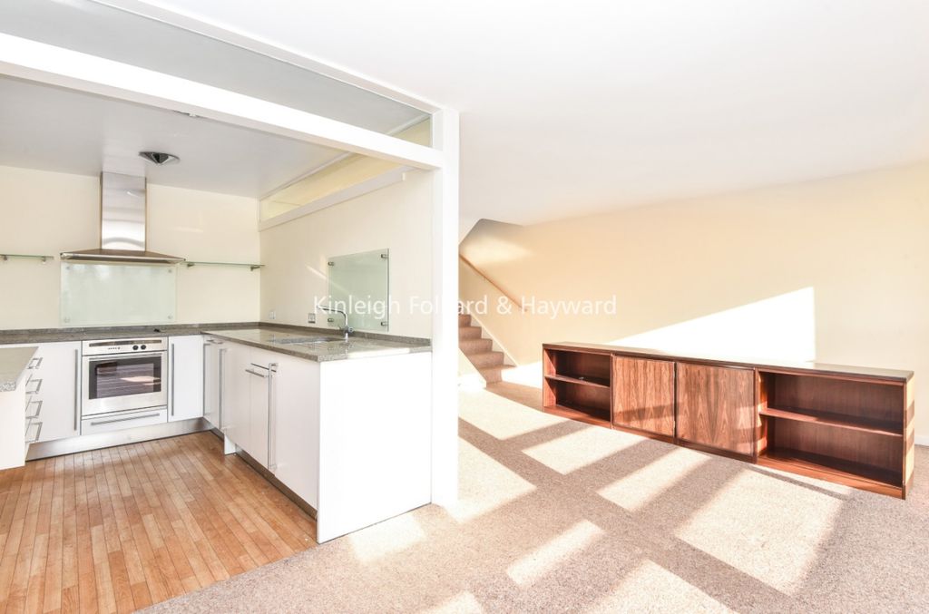 Property photo 2 of 6 Af7Ab49E-2d81-4Db4-9