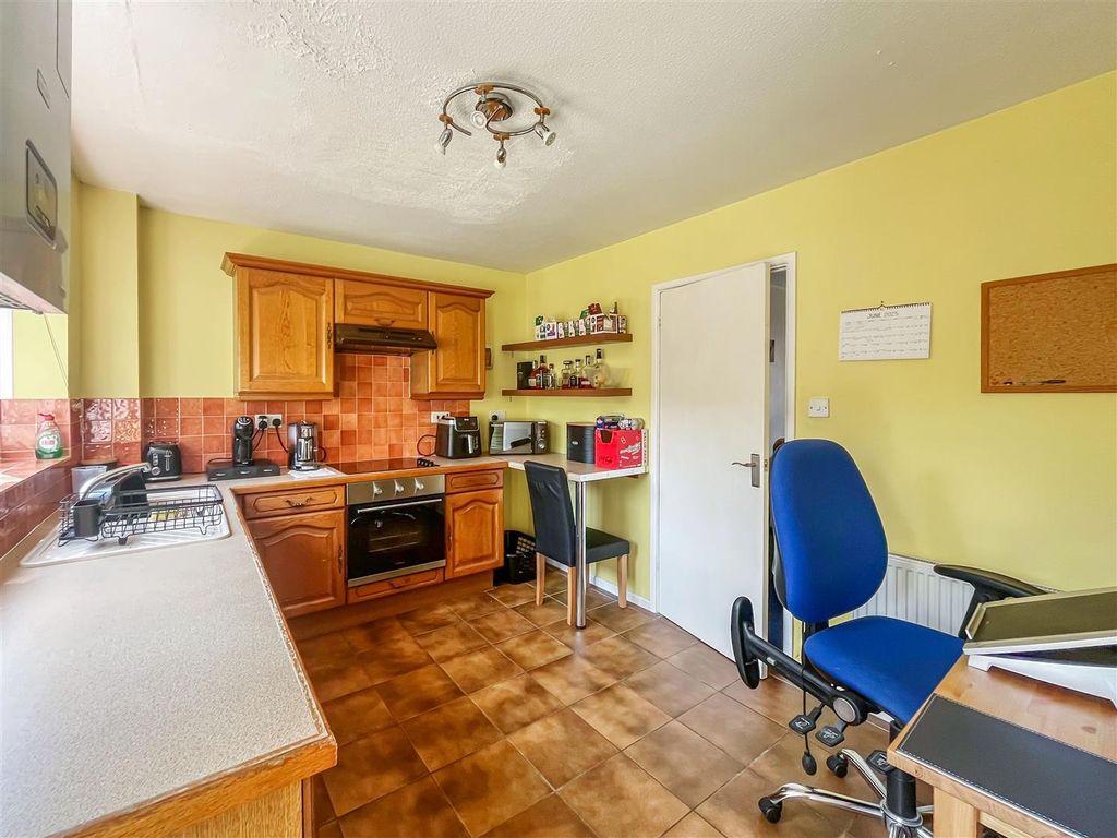 Property photo 3 of 11 Image00023.Jpg