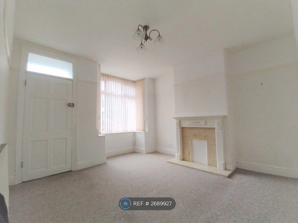 Property photo 2 of 10 Living Room