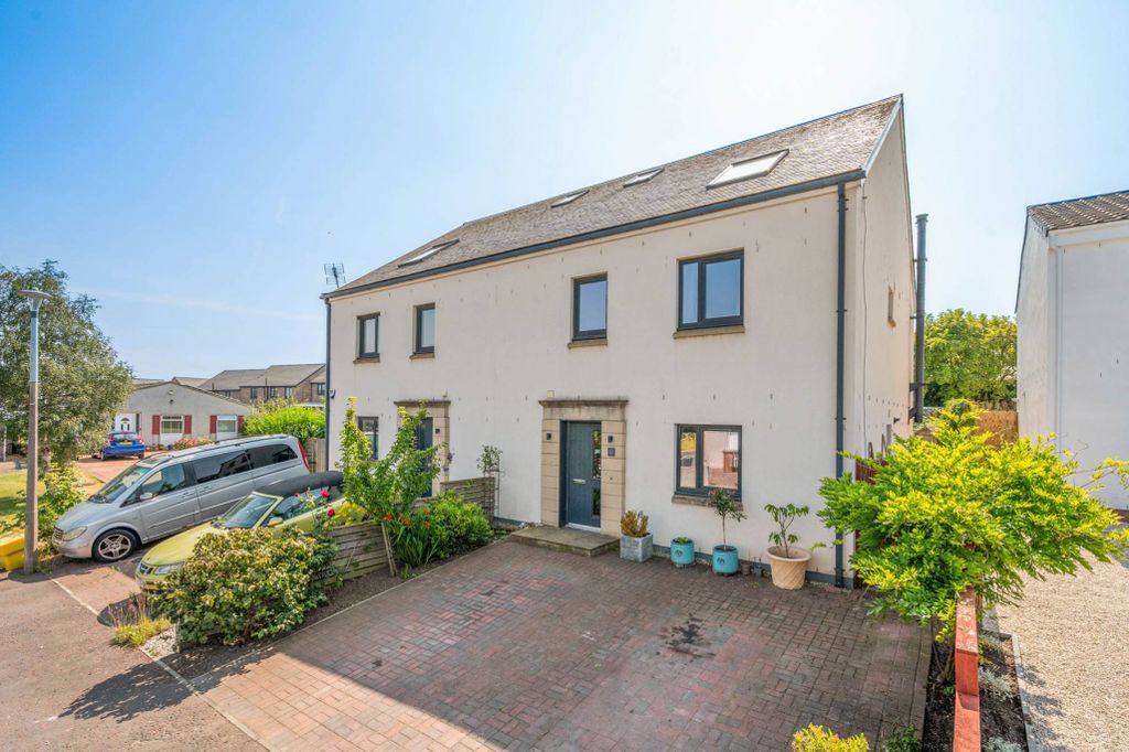 Property photo 1 of 30