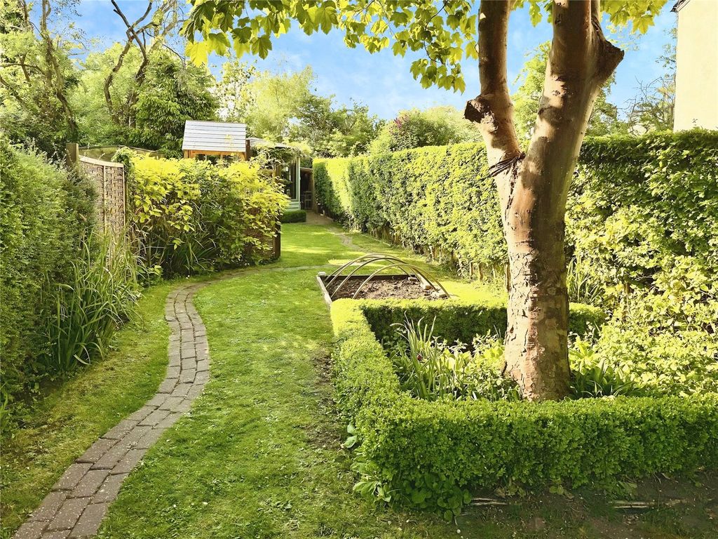 Property photo 2 of 29 Picture No. 38