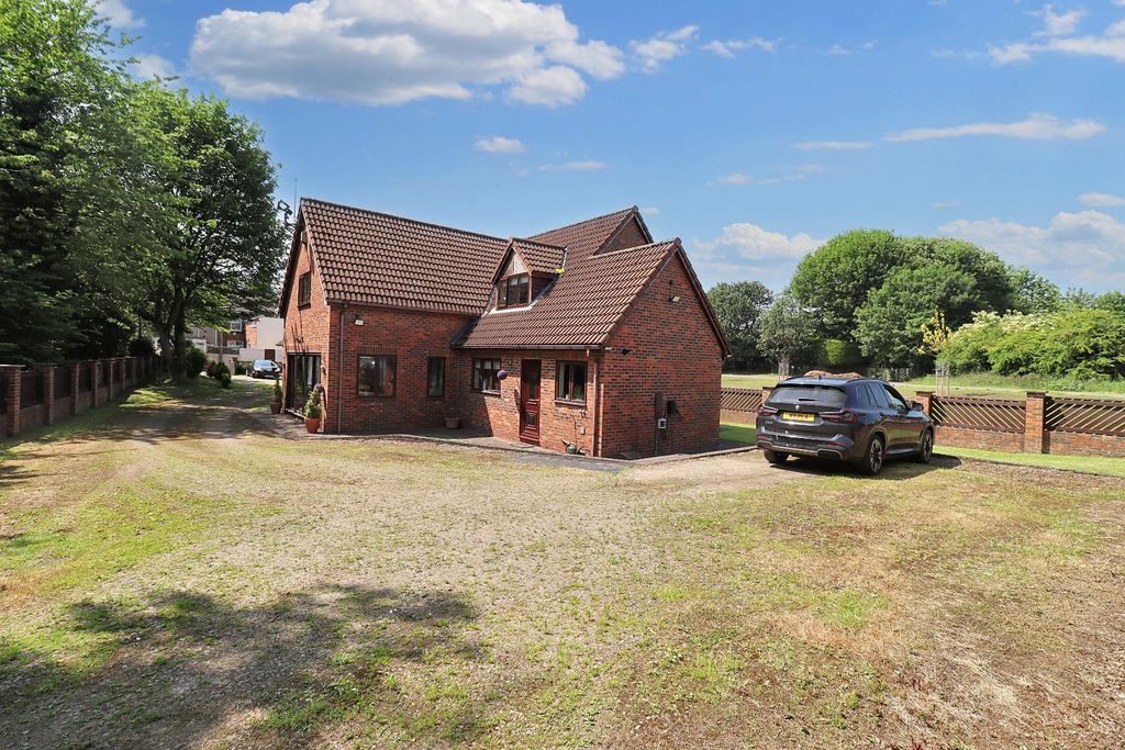 Property photo 2 of 41
