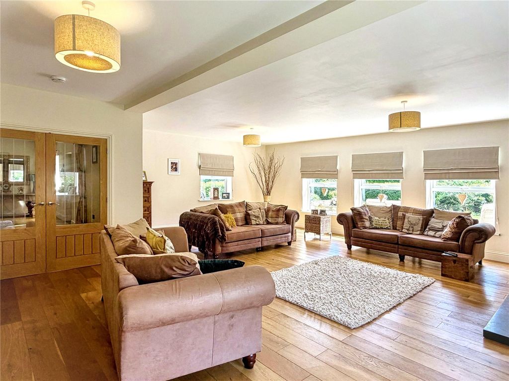 Property photo 3 of 43 Picture No. 35